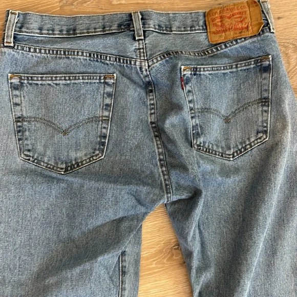 Levis 501 Jeans Mens 36x32 Blue Denim 100% Cotton Button Fly Straight - Picture 7 of 13